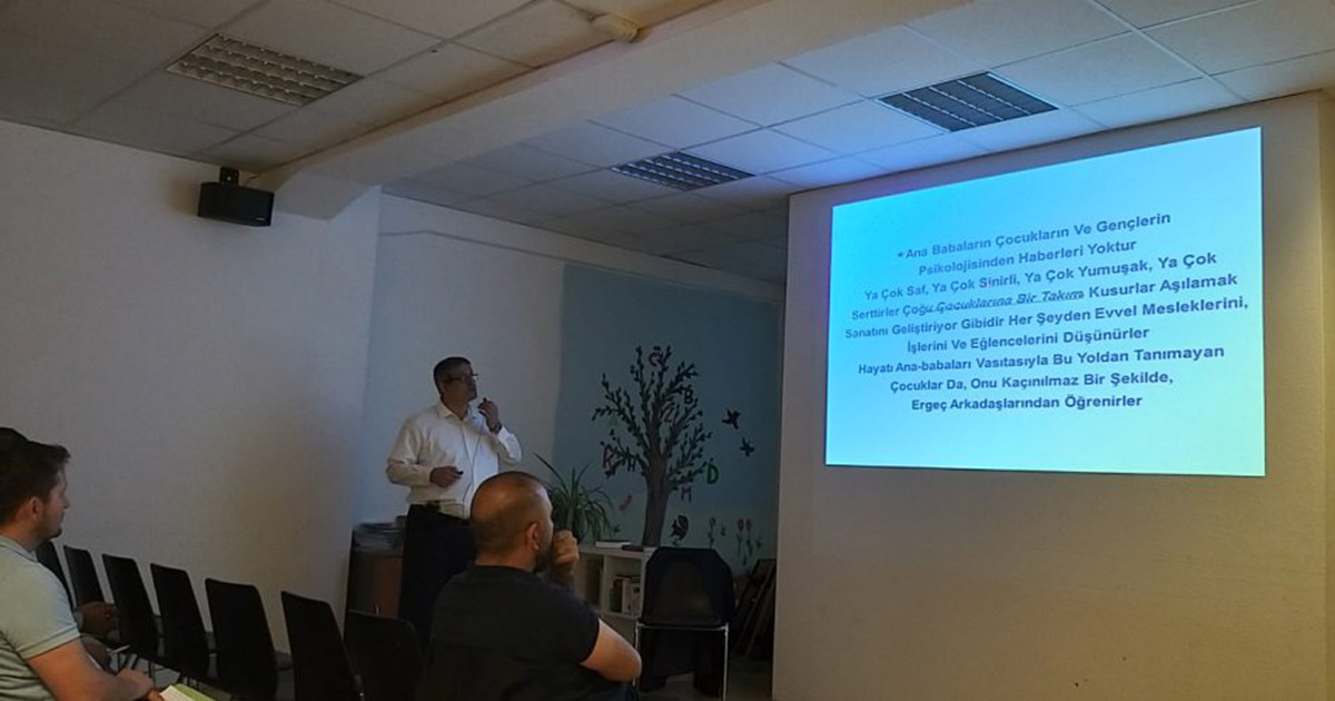 Kindererziehung-Seminar mit Dr. İsmail Yavaş: Wertvolle Tipps für Eltern