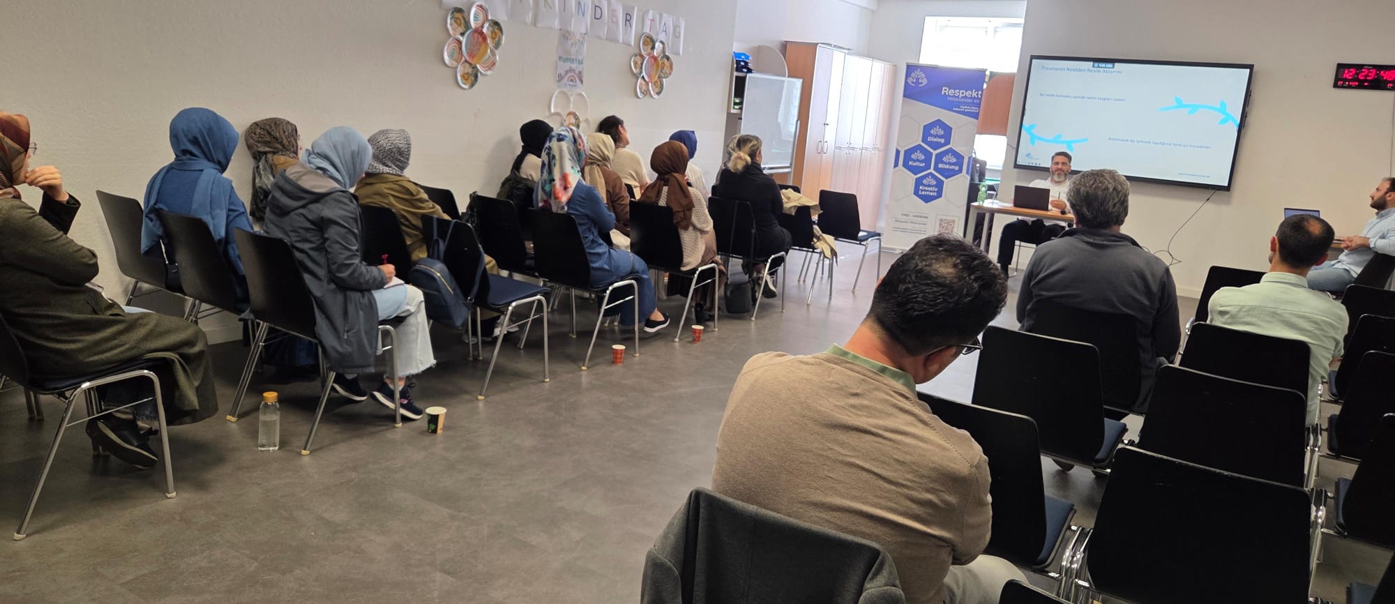 Seminar: „Aus psychologischer Perspektive: Unsere Vergangenheit, Gegenwart und Zukunft“